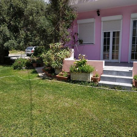 Livadi Apartments Плакиас Екстериор снимка